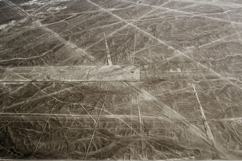 Linee di nazca viste dall'altro, piste e linee rette